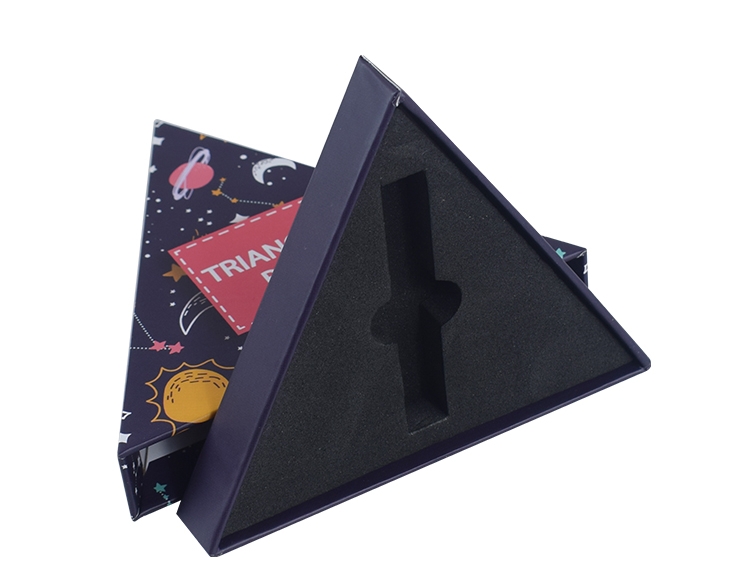 Slide triangle child resistant packaging